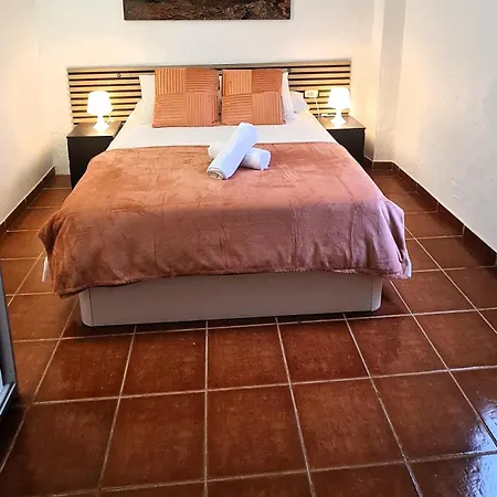 Rural Noalys Apartment *
