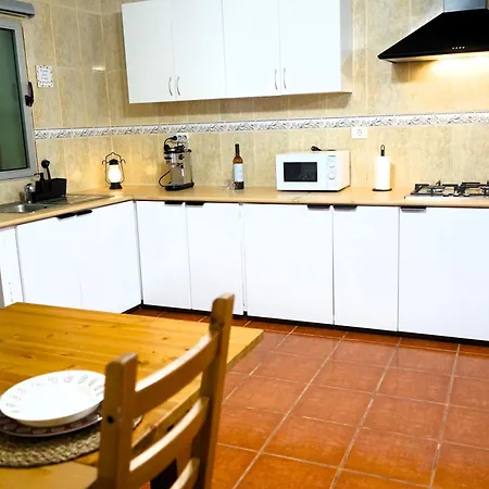 Rural Noalys Apartment