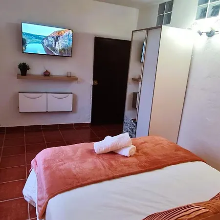 Rural Noalys * El Albercon